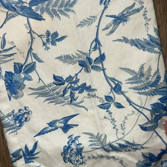 Express Stretch Nature Print Cropped Pants Garden Scene Size 5/6 - Picture 2 of 9